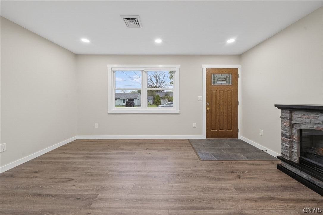 117 Sunrise Ter - Photo 4 of 33