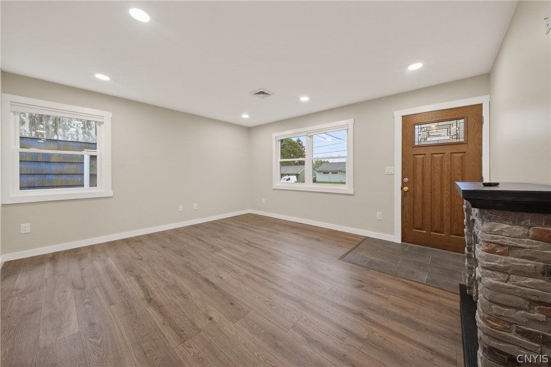 117 Sunrise Ter - Photo 5 of 33