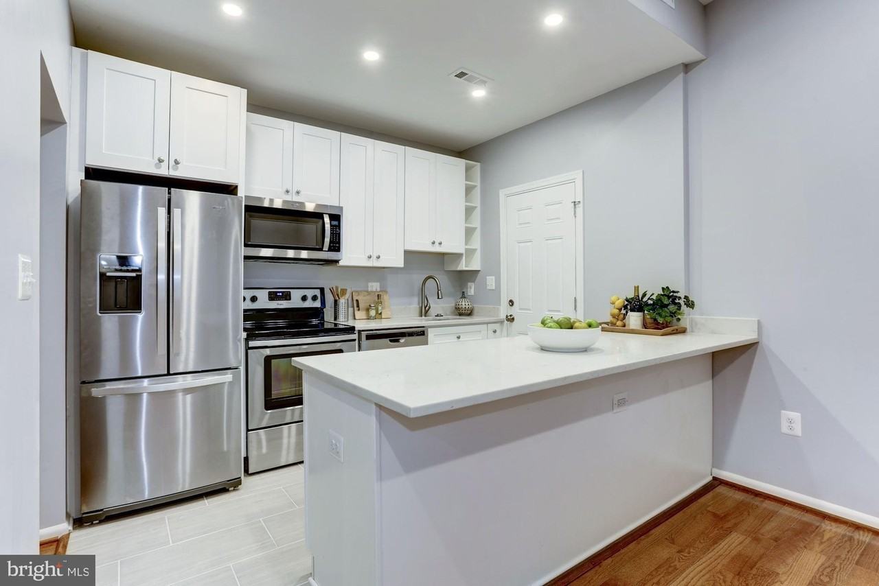 1015 T St Nw #A - Photo 6 of 25