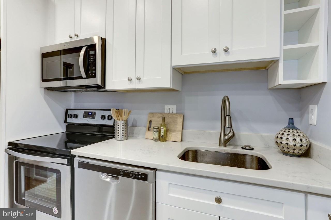 1015 T St Nw #A - Photo 7 of 25