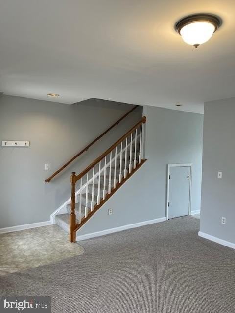 439 S Spinnaker Ln - Photo 4 of 11