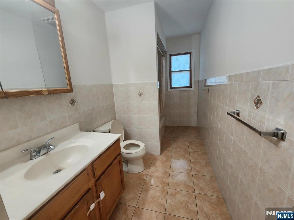 226 Newark Ave ##2 - Photo 6 of 15