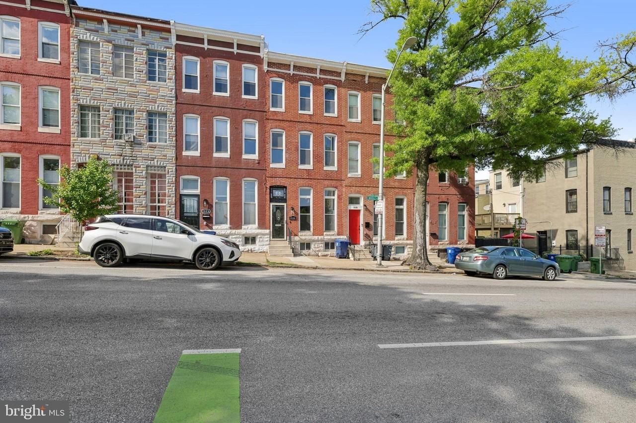 1628 E Biddle St - Photo 3 of 48