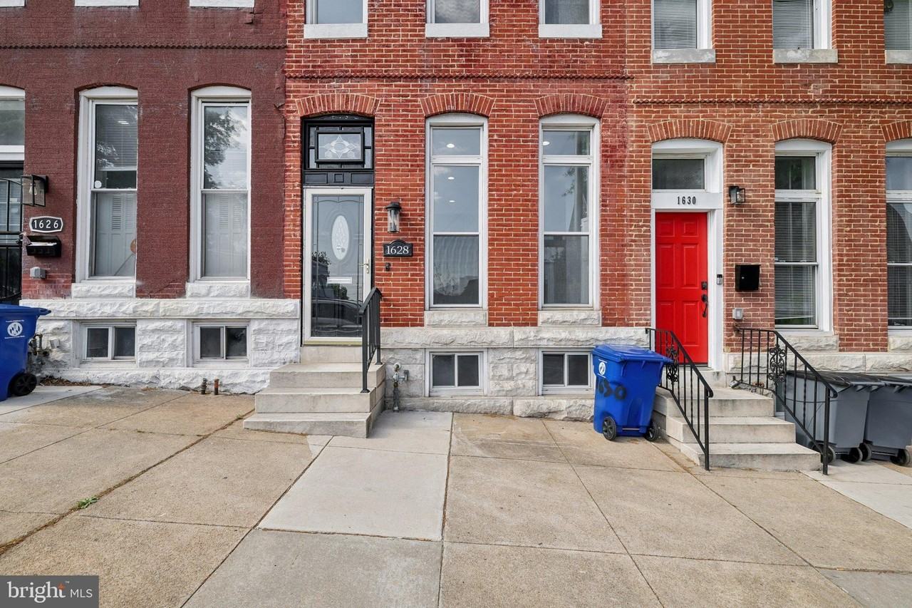 1628 E Biddle St - Photo 4 of 48