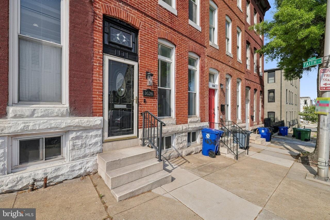 1628 E Biddle St - Photo 6 of 48
