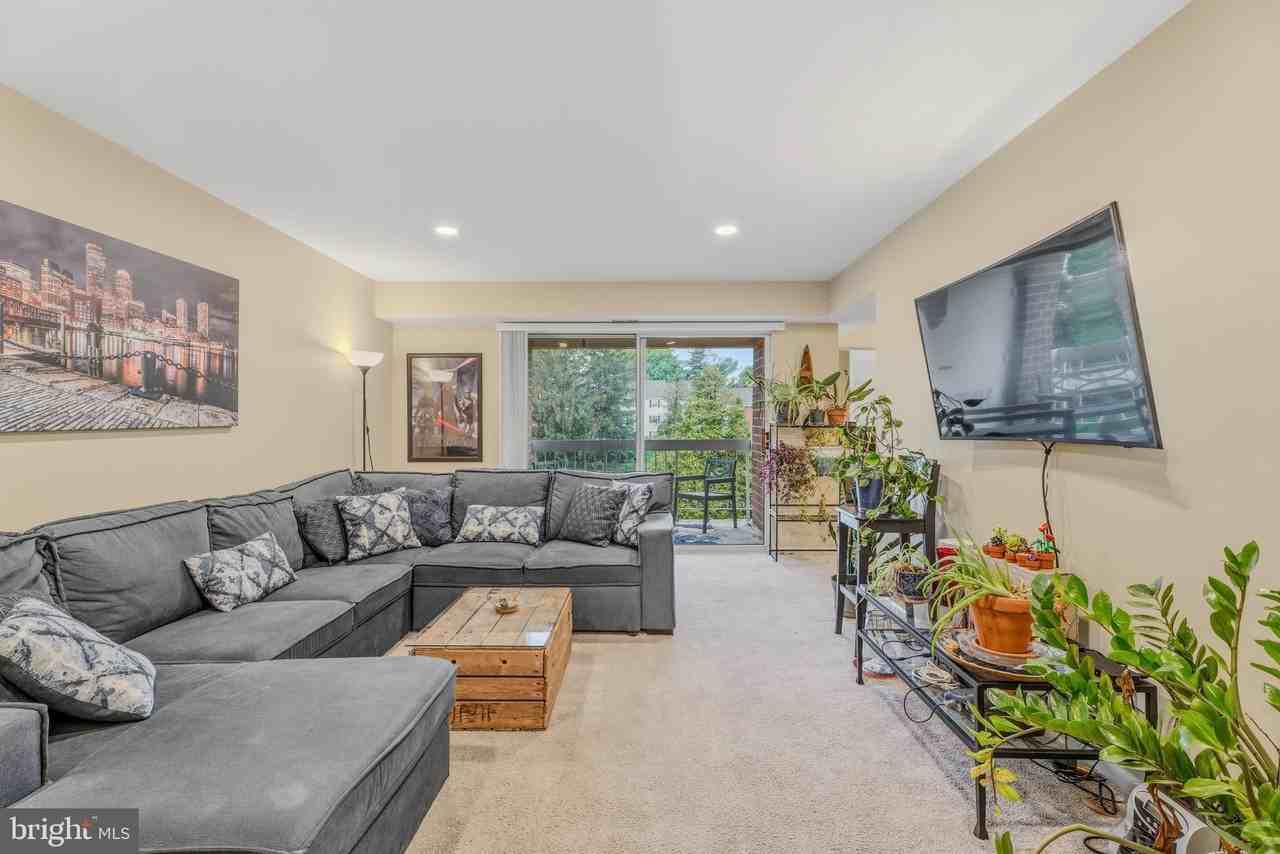 2 Ballycruy Ct #302 - Photo 3 of 20