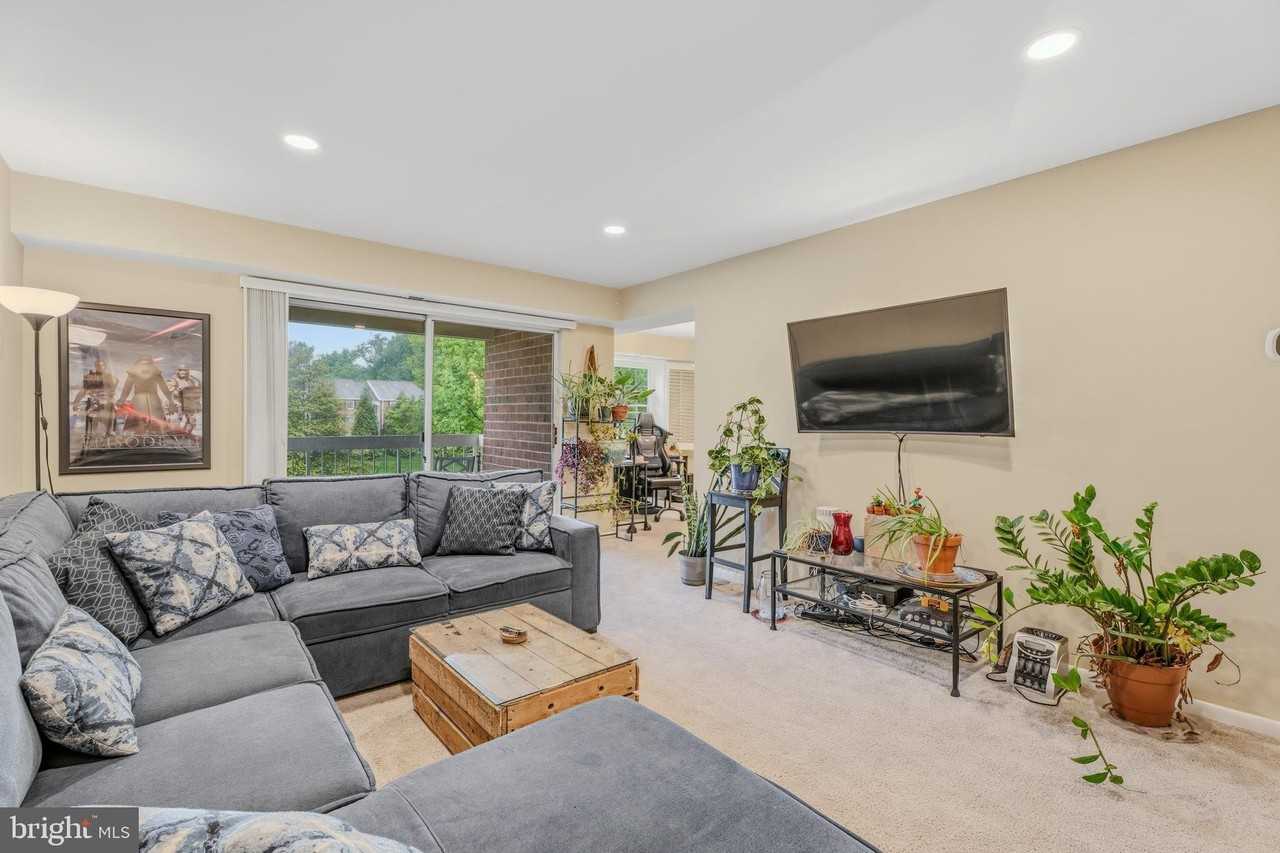 2 Ballycruy Ct #302 - Photo 4 of 20