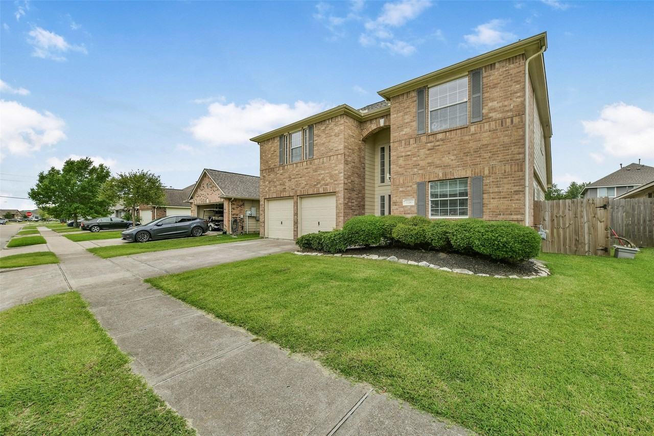1120 Lasso Ct - Photo 2 of 29