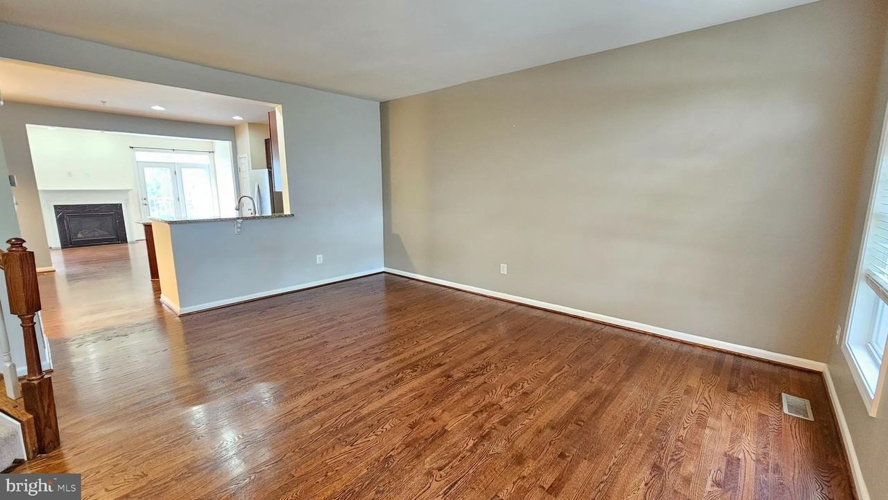 3504 Tabard Ln - Photo 5 of 33