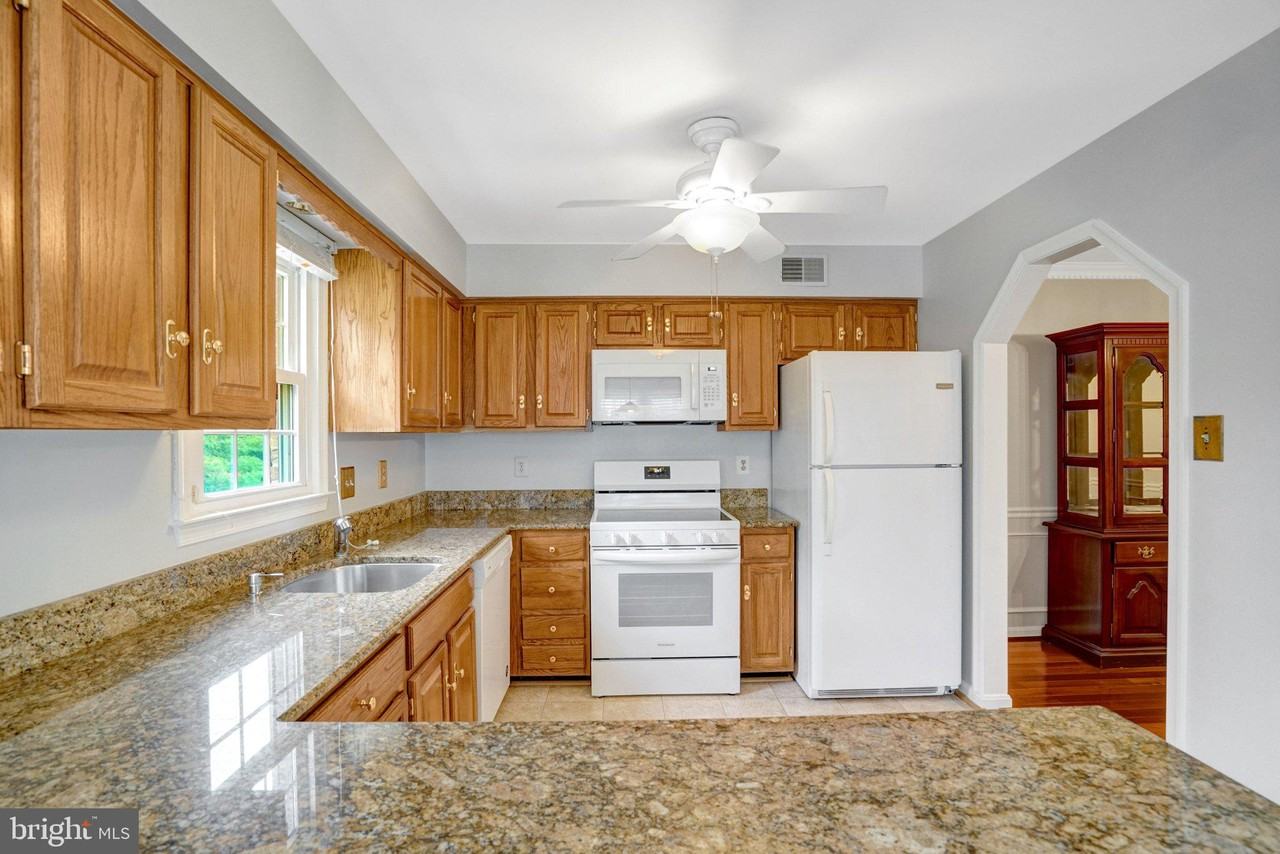 7363 Mallory Cir - Photo 7 of 34