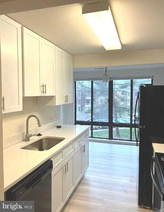 18001 Chalet Dr #19-202 - Photo 7 of 37