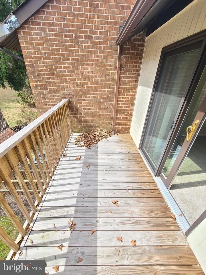 9704 Shadow Oak Dr - Photo 4 of 19