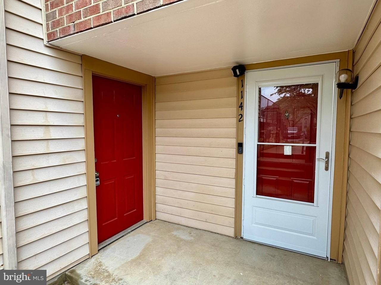 1142 Windemere Ct - Photo 2 of 30