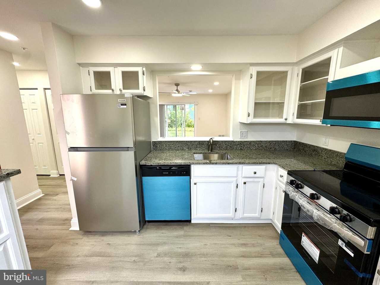 1142 Windemere Ct - Photo 6 of 30