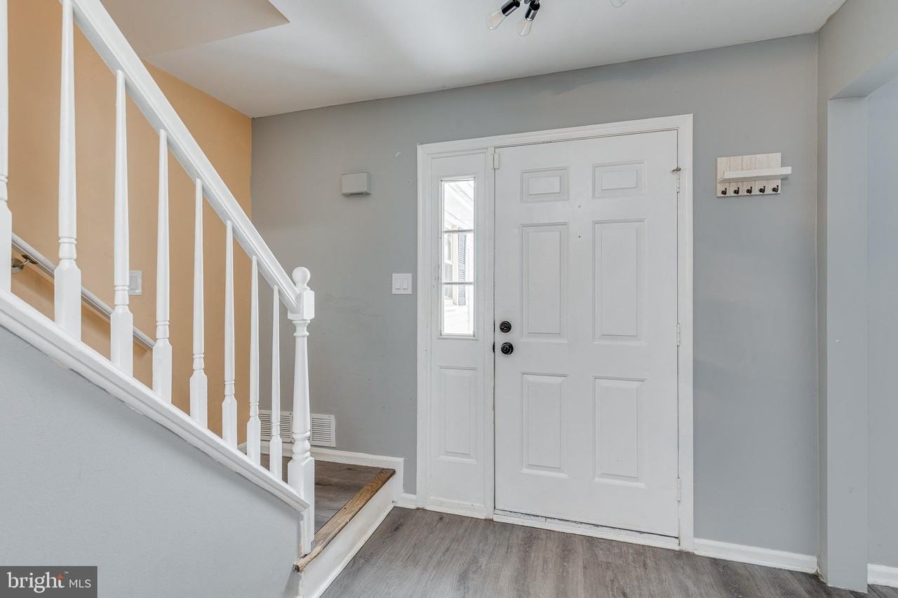 45 Stratford Ln - Photo 2 of 25