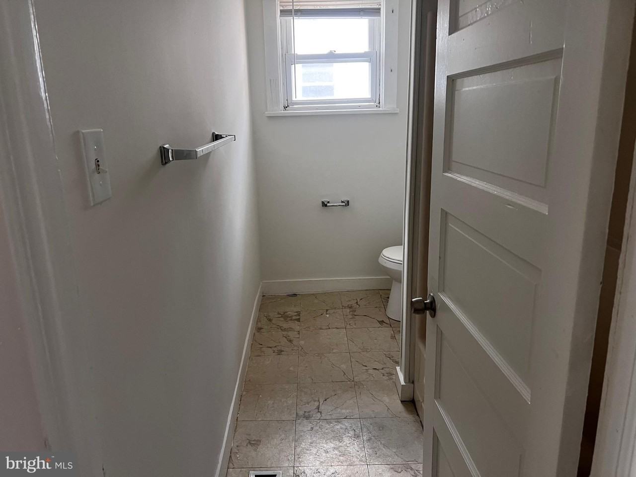 529 Bridgeboro St - Photo 5 of 7