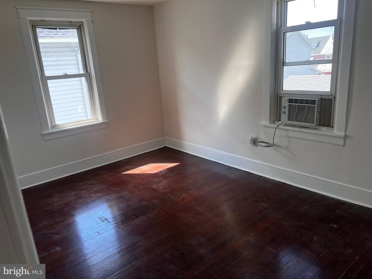 529 Bridgeboro St - Photo 6 of 7