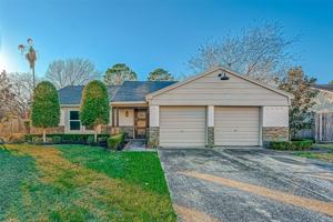 featured image of 520 E Castle Harbour Dr