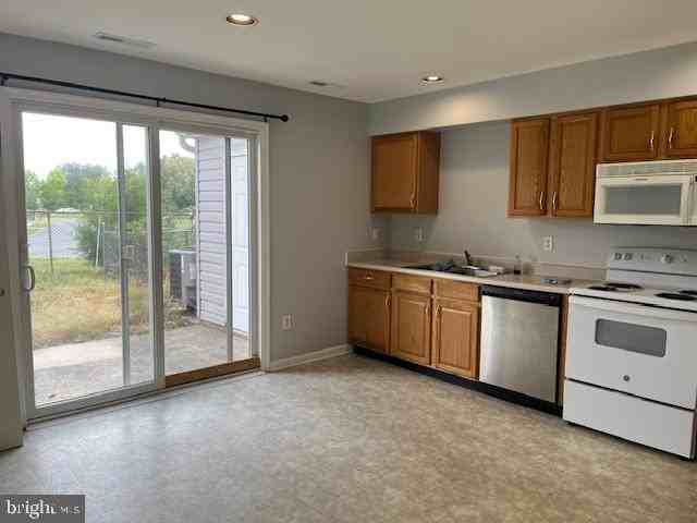 439 S Spinnaker Ln - Photo 4 of 11