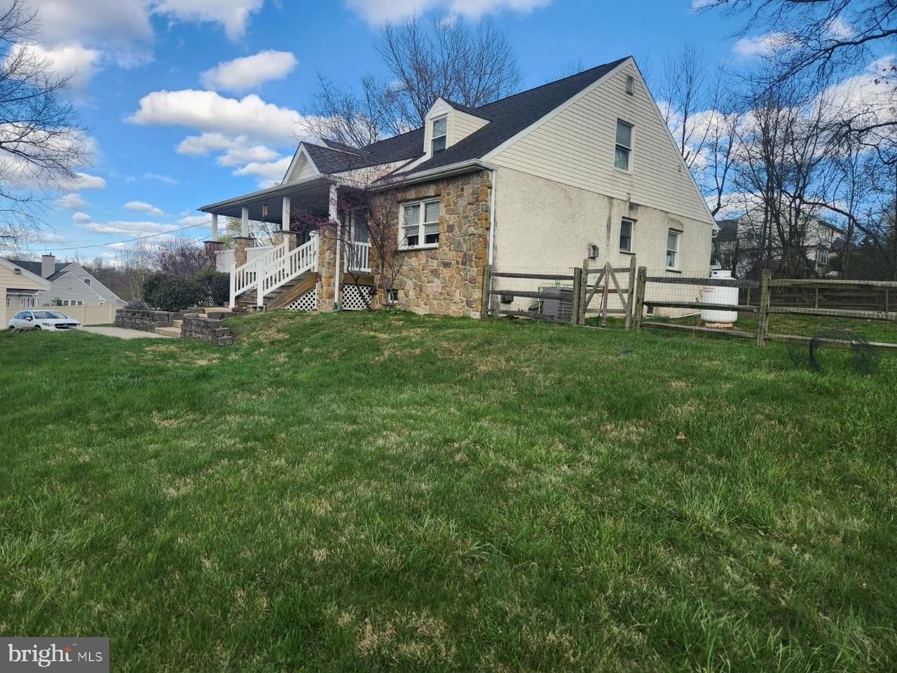 1507 Easton Rd - Photo 3 of 50