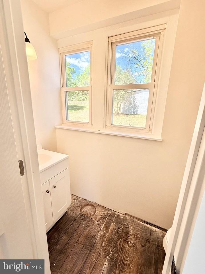 760 Sanatoga Rd - Photo 4 of 14