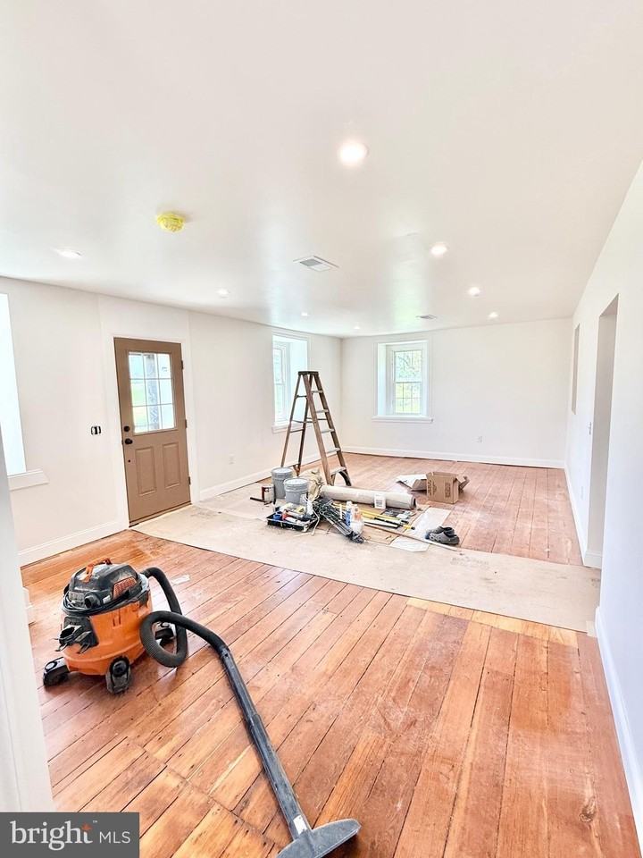 760 Sanatoga Rd - Photo 5 of 14