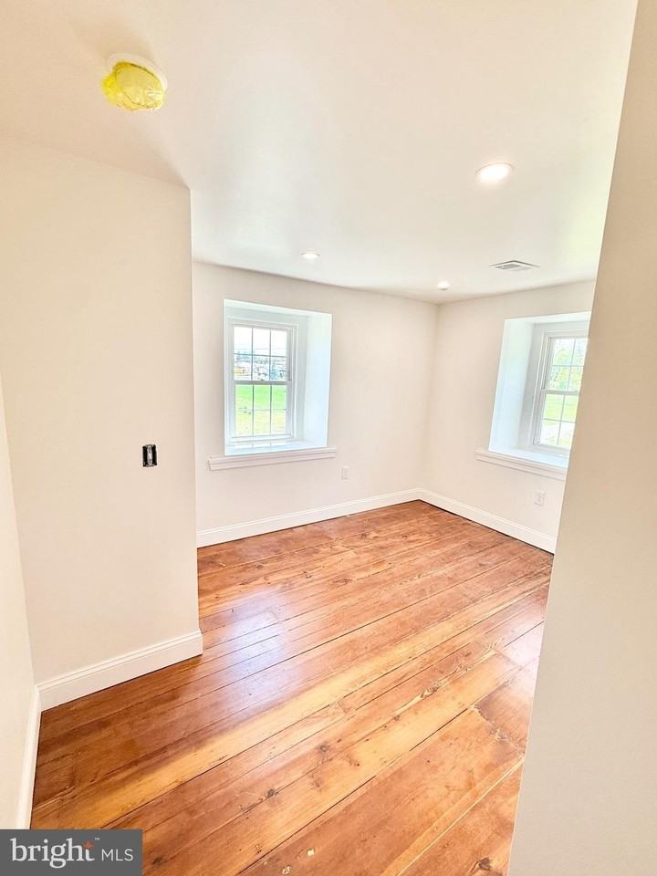 760 Sanatoga Rd - Photo 6 of 14