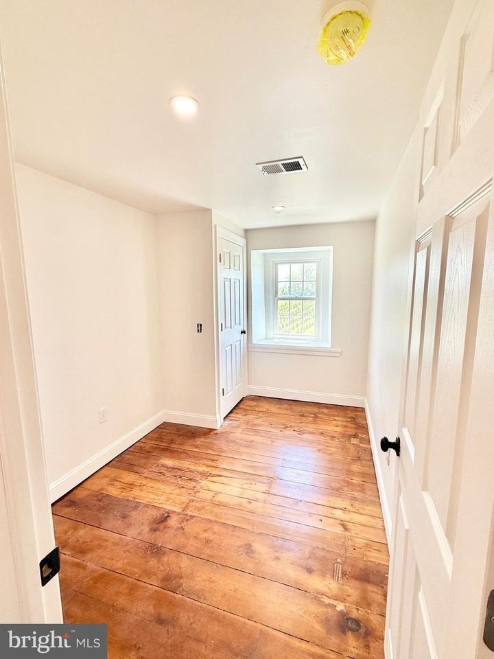 760 Sanatoga Rd - Photo 7 of 14