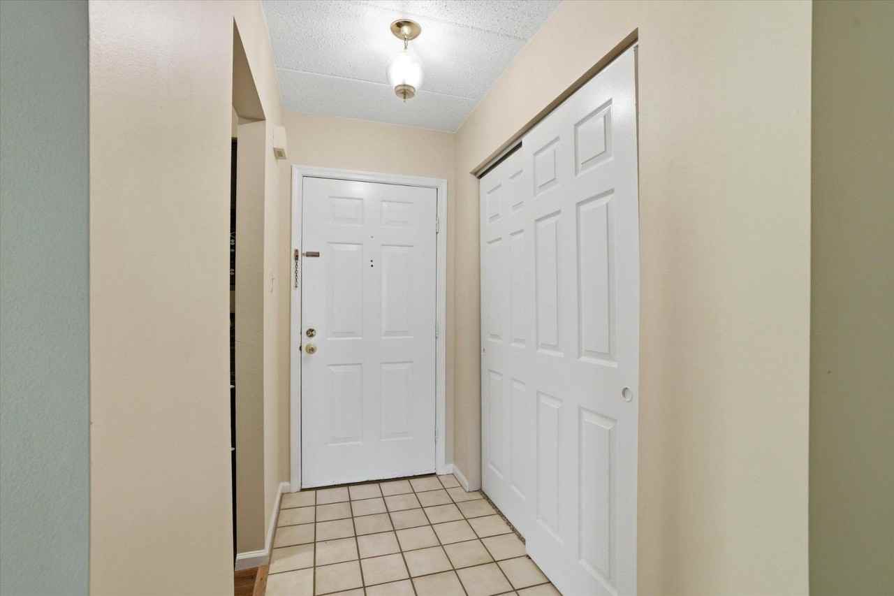 623 Washington Pl - Photo 4 of 26