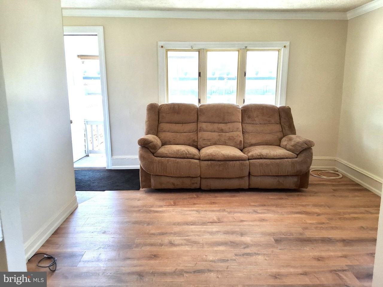 825 S 1st Ave #1 - Photo 2 of 14