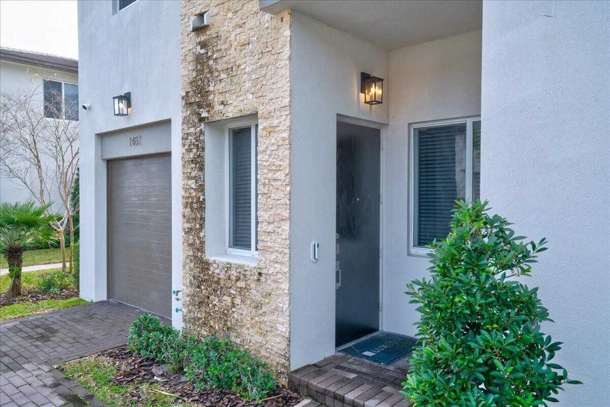 1451 Pioneer Way - Photo 4 of 50