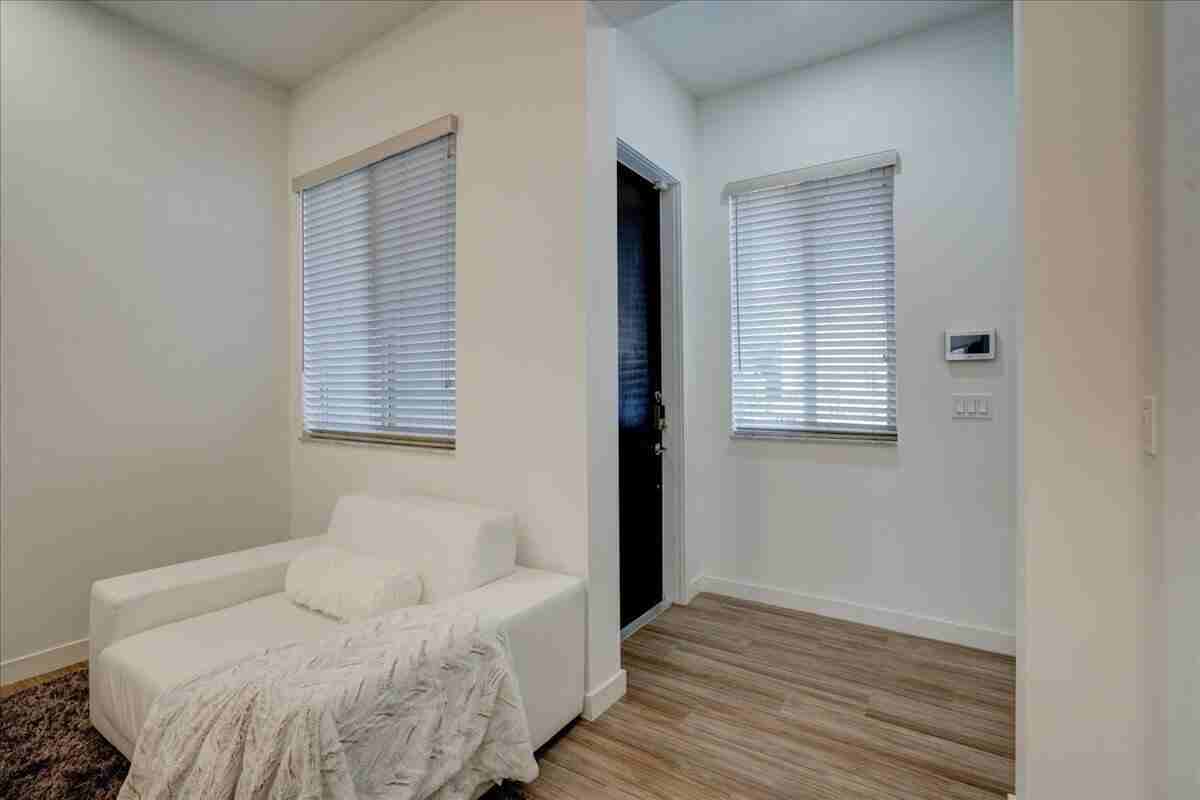 1451 Pioneer Way - Photo 5 of 50