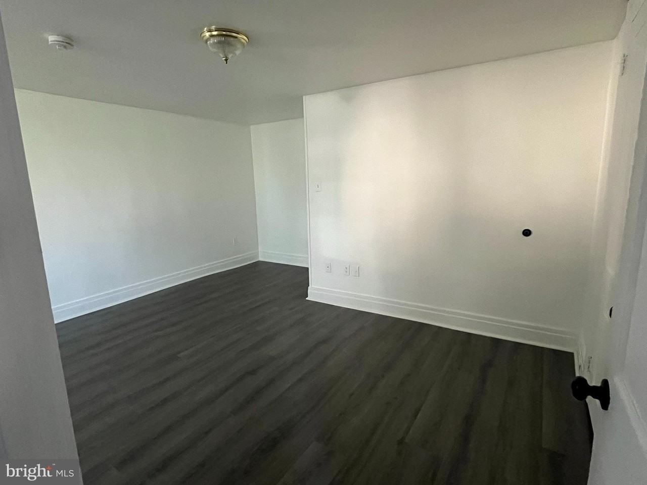 138 Cumberland St #1 - Photo 3 of 6