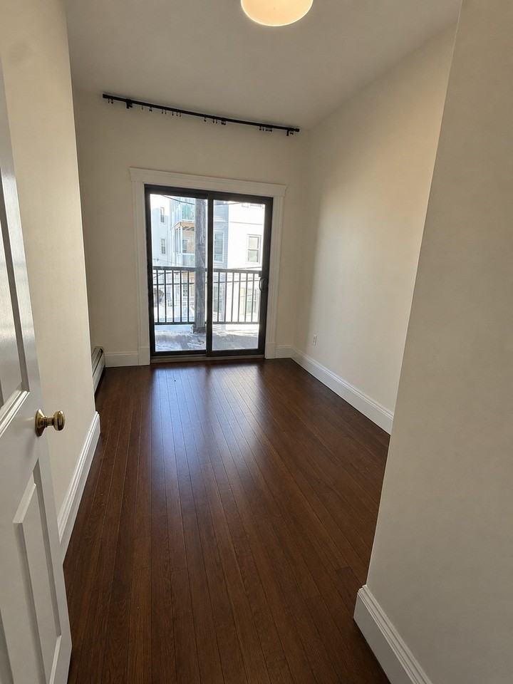 43 Ocean Ave - Photo 2 of 7