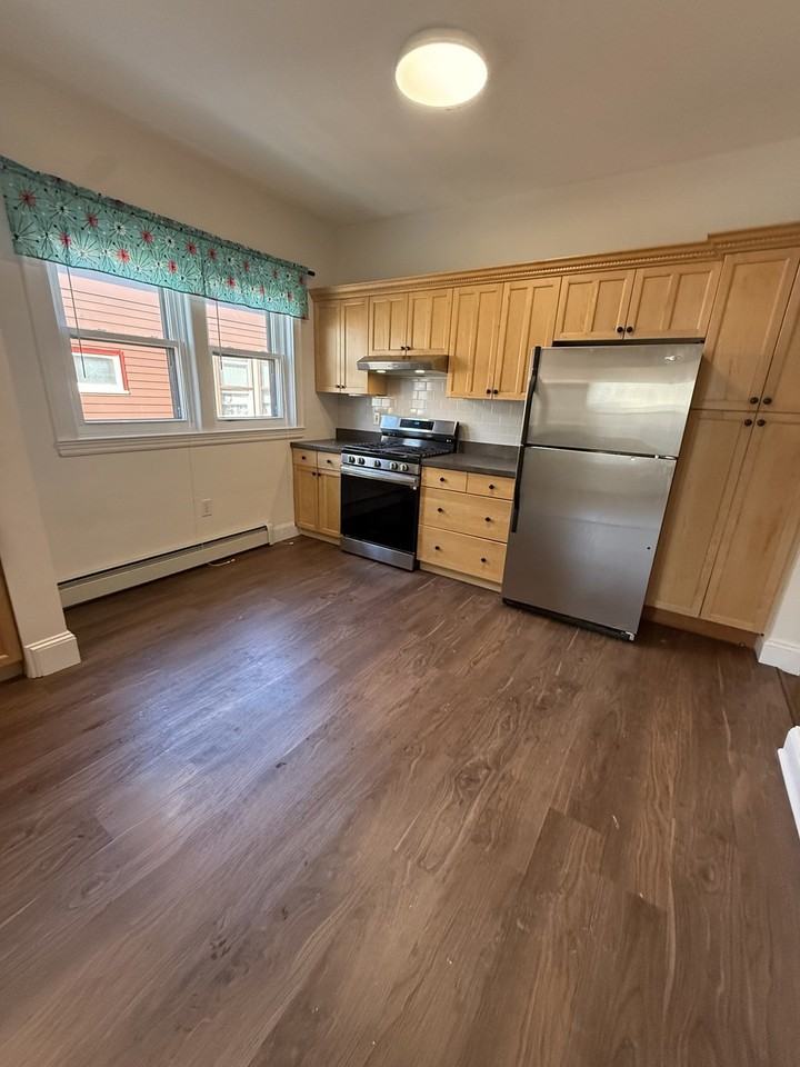 43 Ocean Ave - Photo 3 of 7