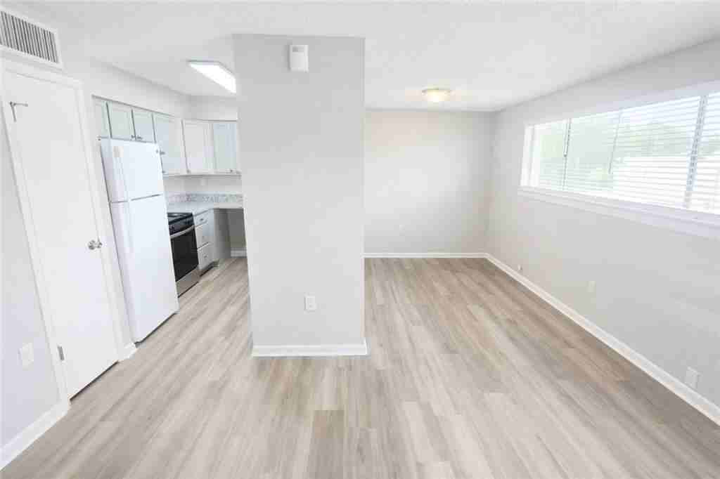 106 E 3rd St ##23 - Photo 3 of 8