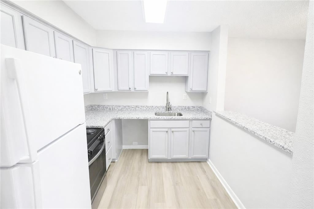 106 E 3rd St ##23 - Photo 4 of 8