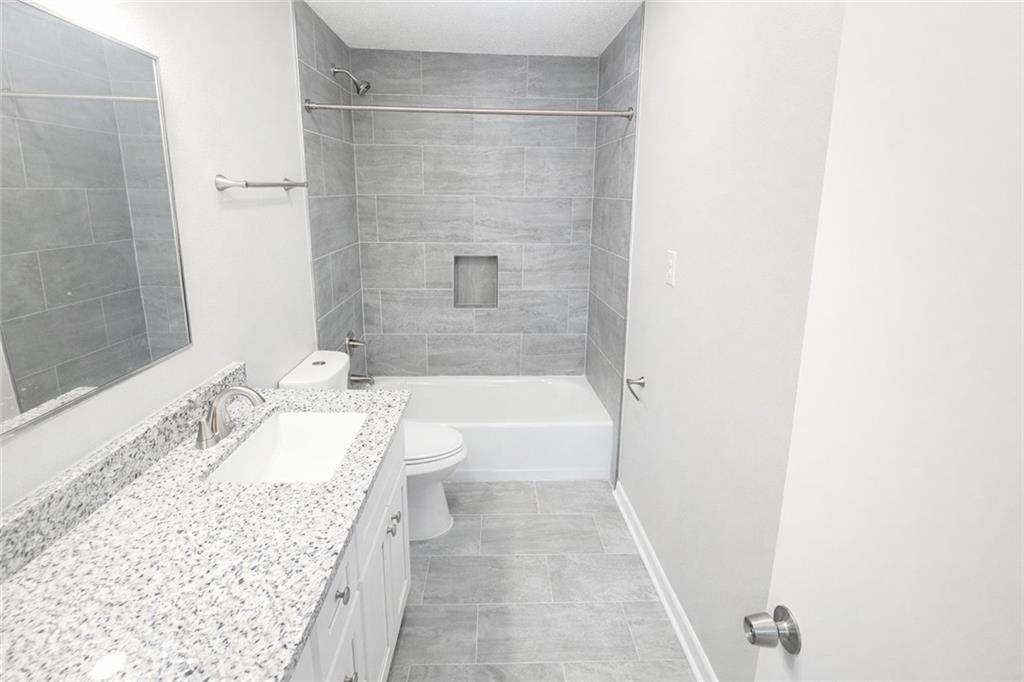 106 E 3rd St ##23 - Photo 5 of 8