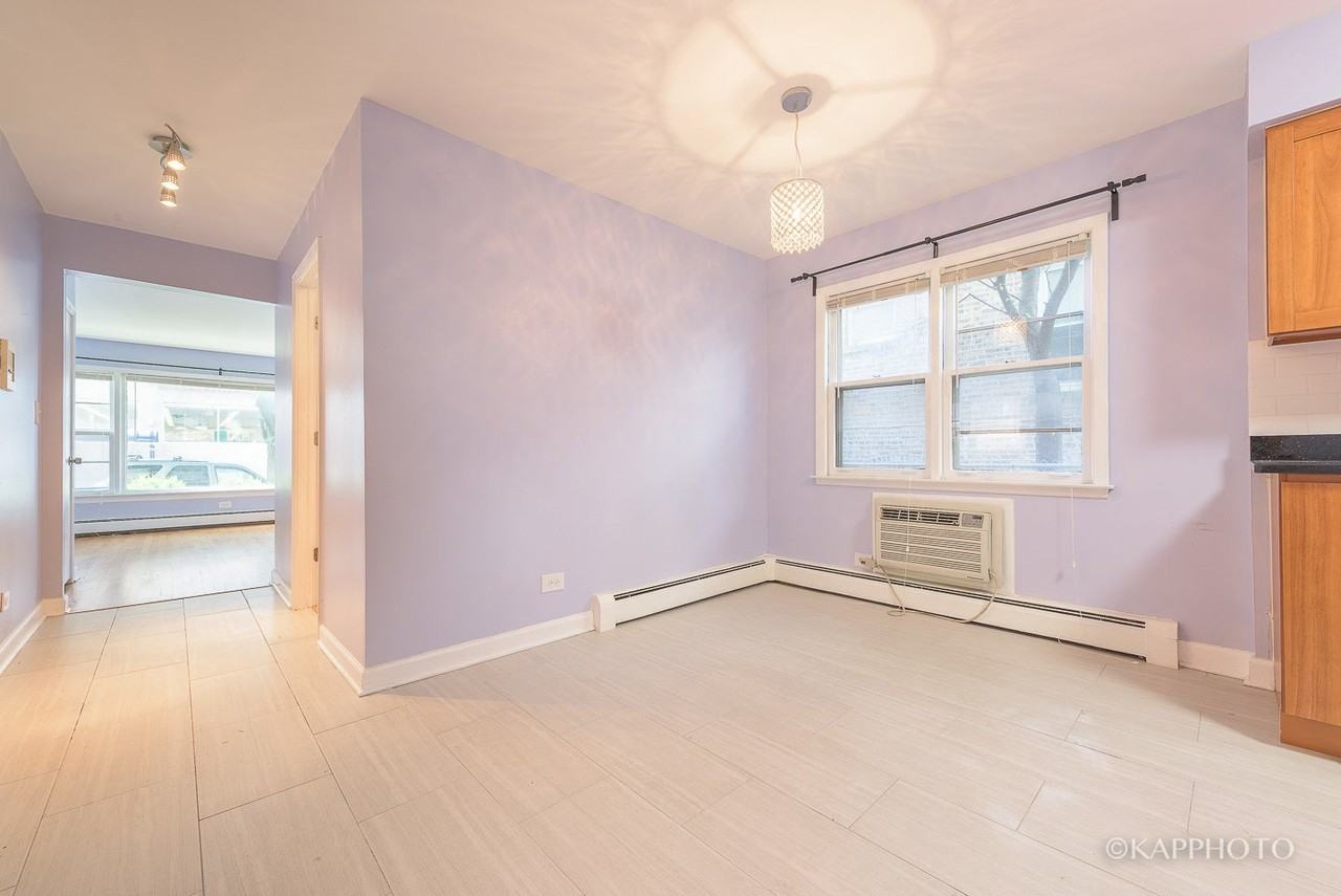 5942 W Addison St - Photo 7 of 24