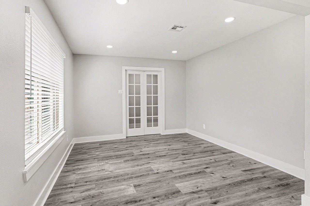 10606 Hemwick Dr - Photo 4 of 16
