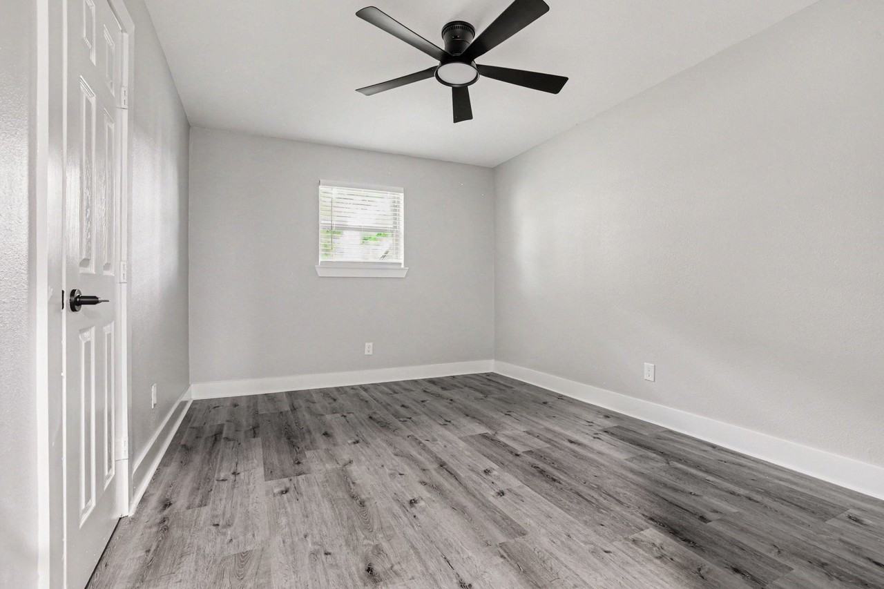 10606 Hemwick Dr - Photo 5 of 16