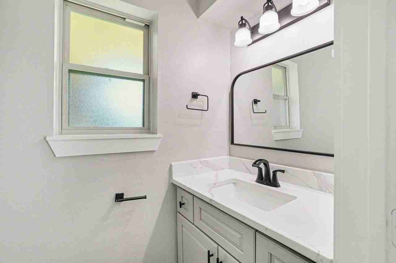 10606 Hemwick Dr - Photo 6 of 16