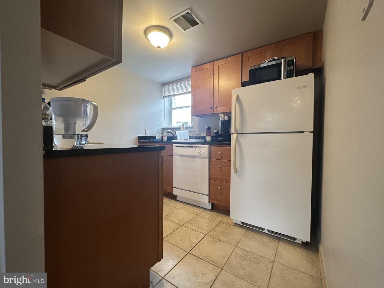 1608 South St #3 - Photo 4 of 10