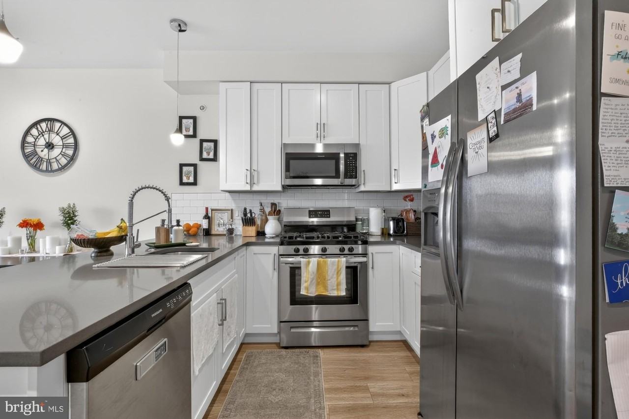381 Martin St #3 - Photo 3 of 24