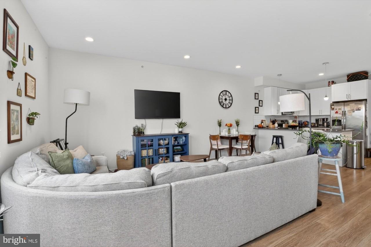 381 Martin St #3 - Photo 7 of 24