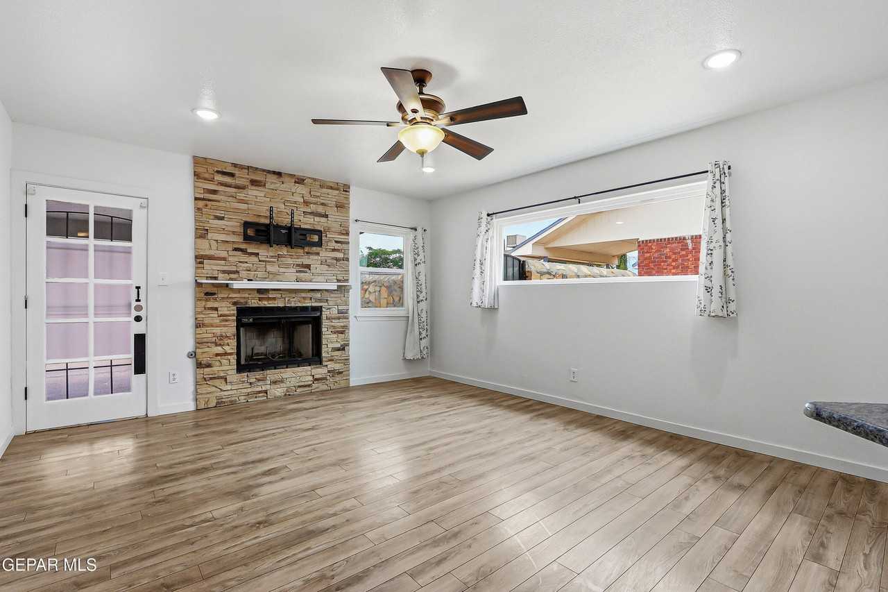 1716 Jean Louise St - Photo 2 of 20