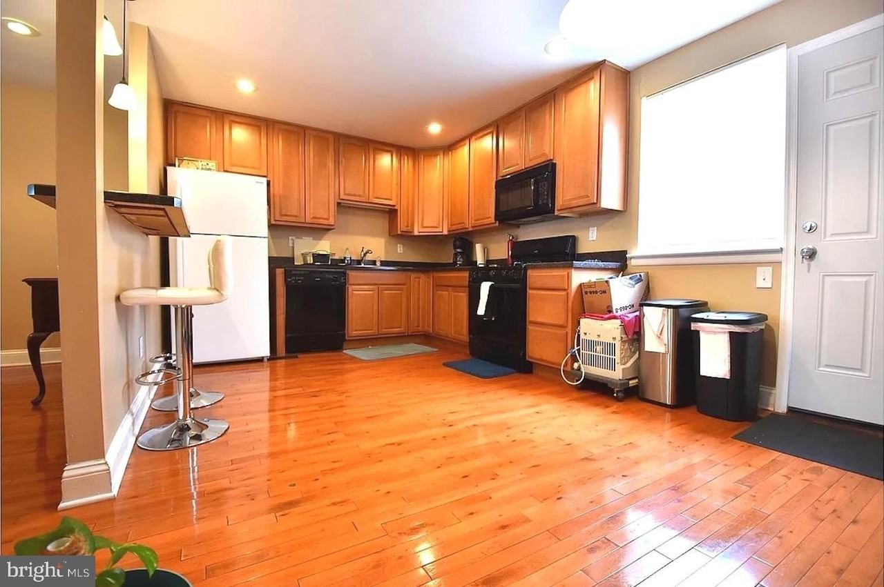 8018 Chelwynde Ave - Photo 7 of 21
