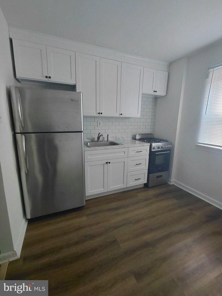 800 Princeton Ave #1 - Photo 3 of 11