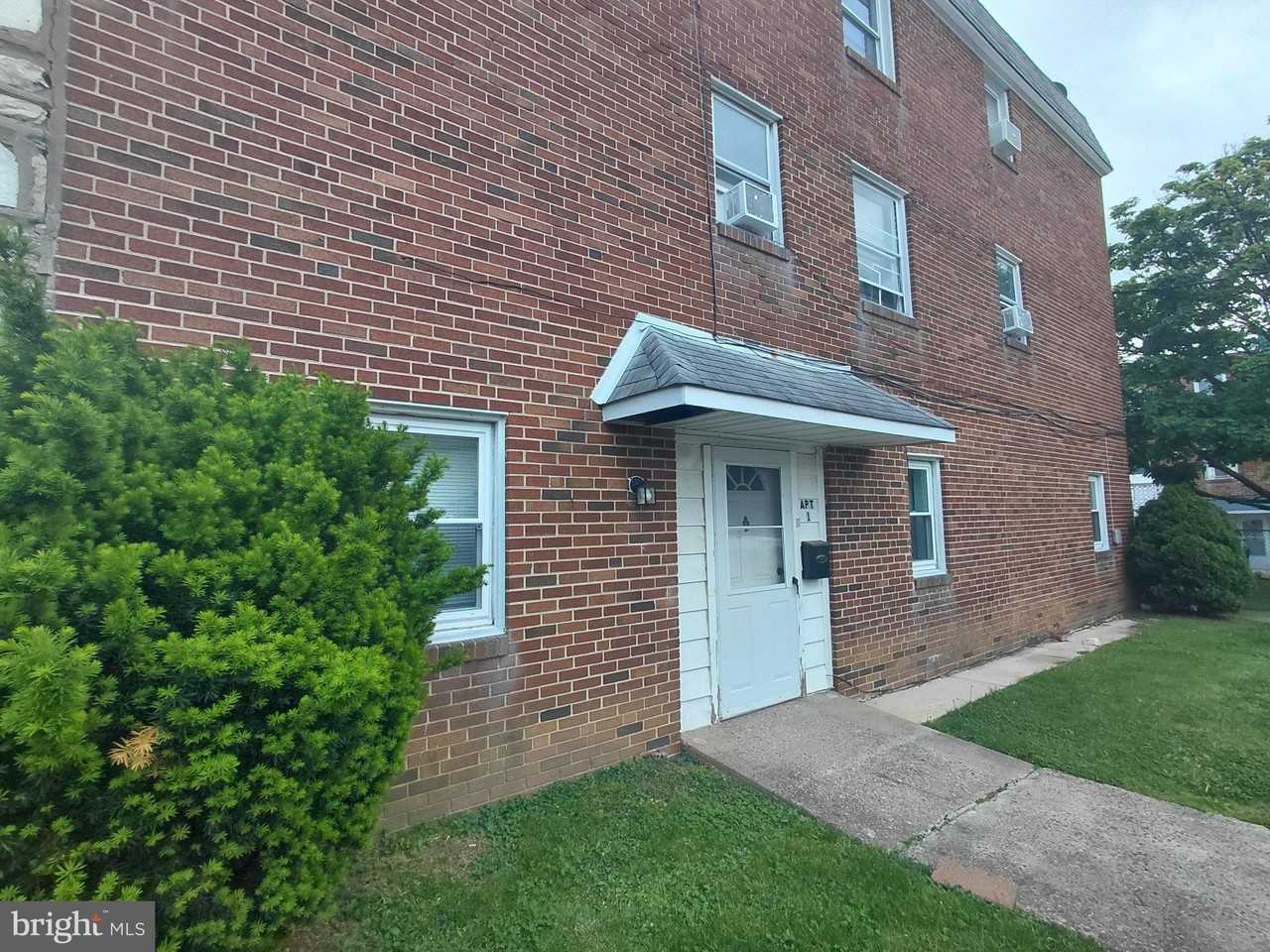800 Princeton Ave #1 - Photo 6 of 11