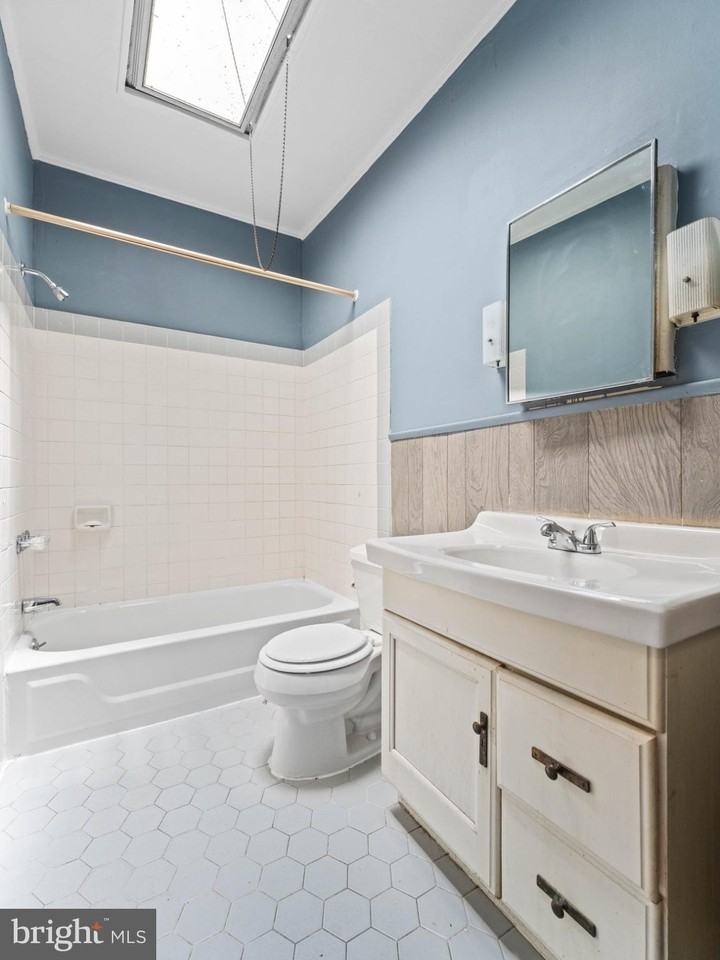 6625 Lansdowne Ave #2 - Photo 4 of 17